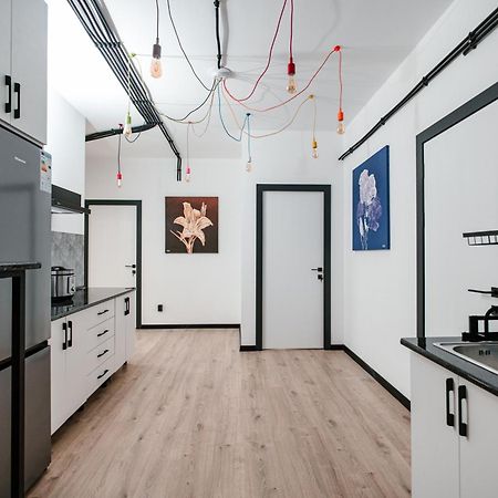 68 Hostel ビシュケク エクステリア 写真