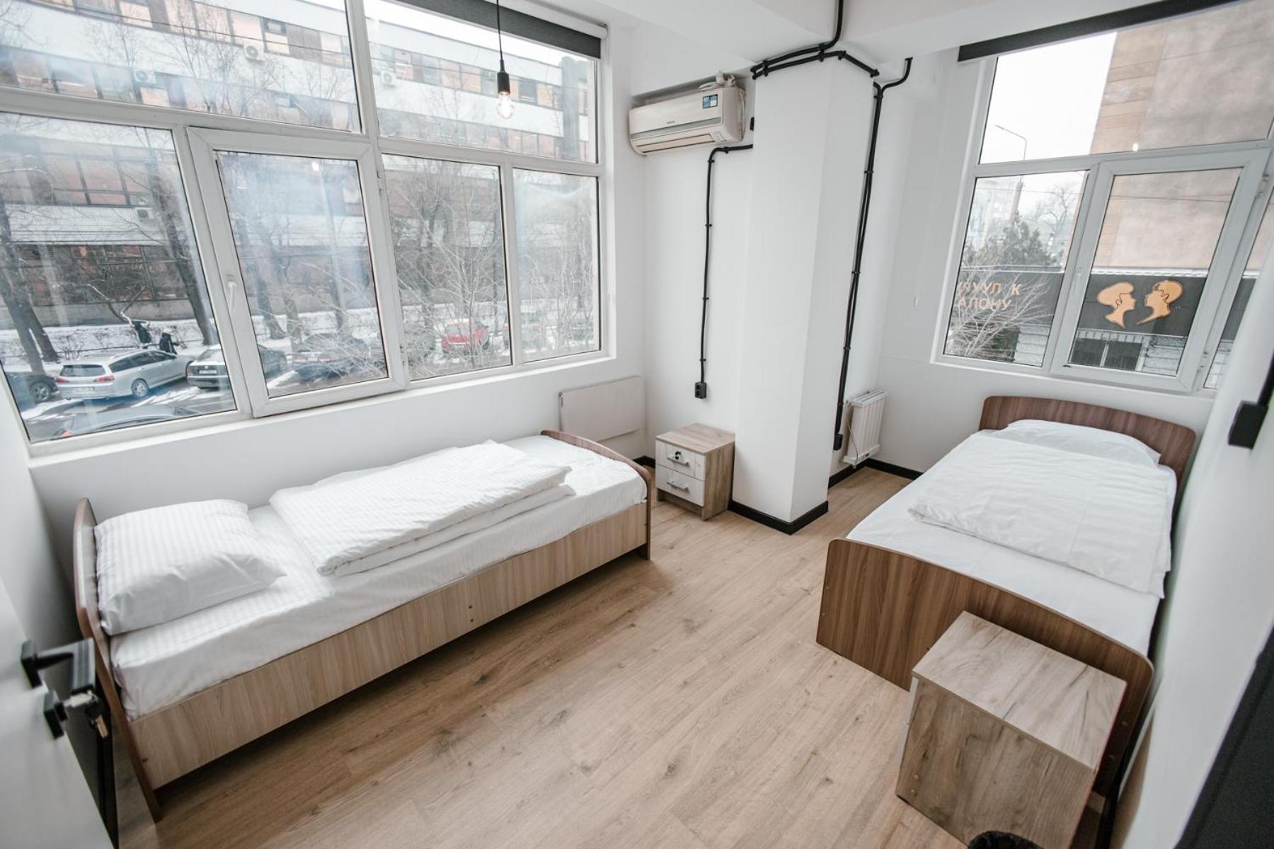 68 Hostel ビシュケク エクステリア 写真