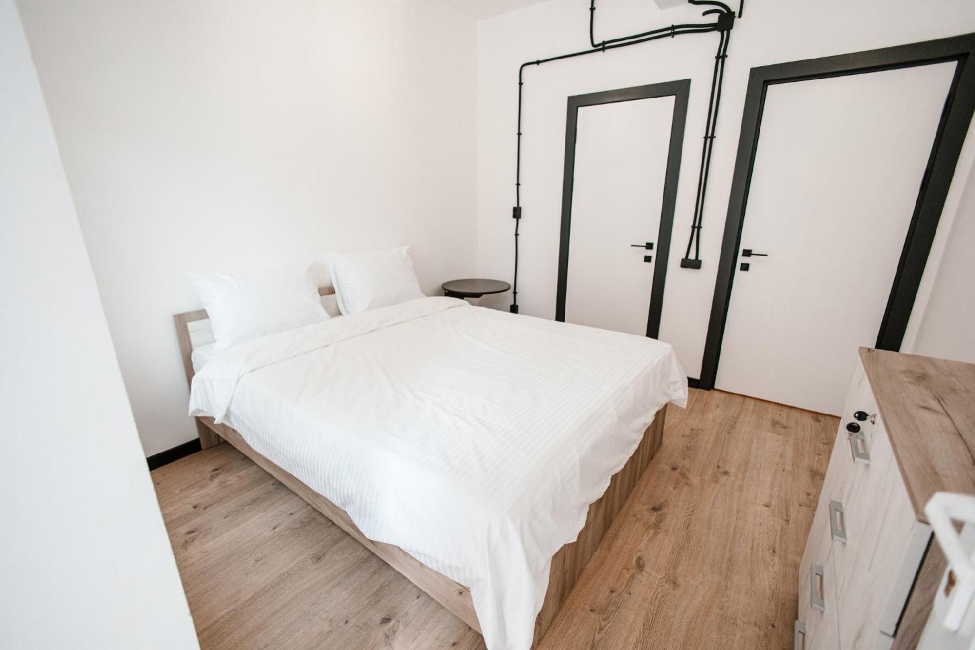 68 Hostel ビシュケク エクステリア 写真