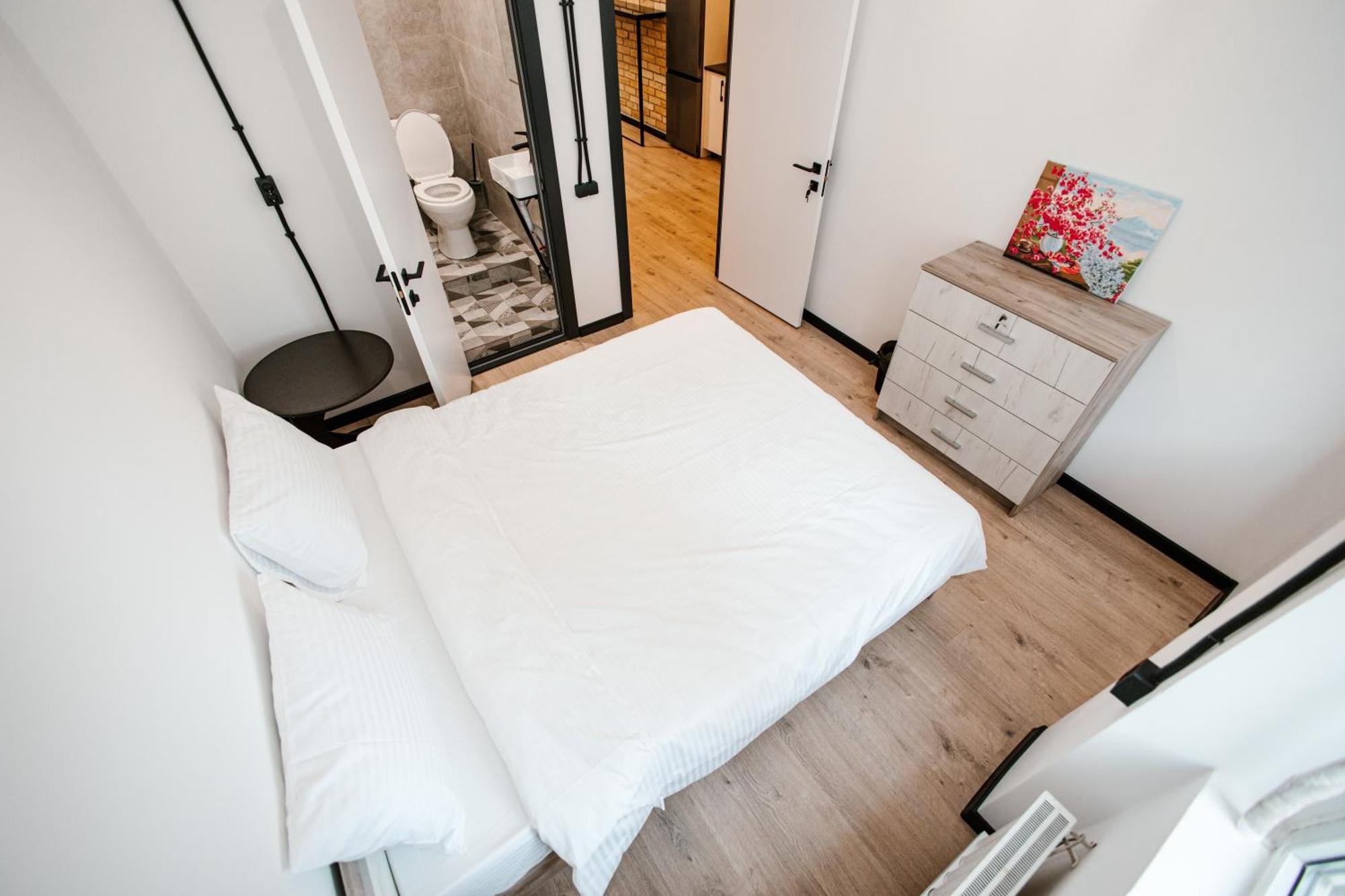 68 Hostel ビシュケク エクステリア 写真